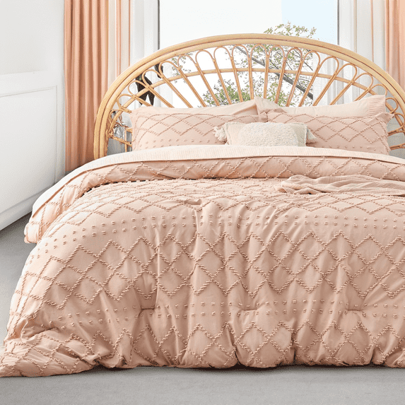 U by Bedsure Queen Comforter Set - Coral Pink Comforter, Boho Tufted Shabby Chic Bedding Comforter Set, 3 Pieces Vintage Farmhouse Bed Set for All Seasons, Fluffy Soft Bedding Set with 2 Pillow Shams