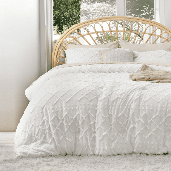 U by Bedsure Queen Comforter Set - White Comforter, Boho Tufted Shabby Chic Bedding Comforter Set, 3 Pieces Vintage Farmhouse Bed Set for All Seasons, Fluffy Soft Bedding Set with 2 Pillow Shams