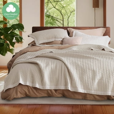 Cozy Comfort Queen Quilt Set Bedspread Coverlet Queen Size - Lightweight Soft Bedding Set for All Seasons, Corduroy Pattern Quilt Set, 3 Pieces, 1 Quilt (90"x96") & 2 Pillow Shams (20"x26"+2")