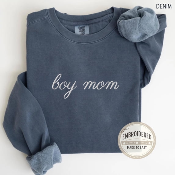 Cozy Embroidered Mama Sweatshirt for Pregnancy Announcement and Mother's Day Gift