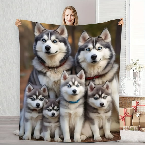 Cozy Husky Family Flannel Blanket – Soft & Warm Siberian Husky Print with Adorable Puppies, Perfect for Bedroom or Sofa Decor, All-Season Comfort, Machine Washable, Contemporary Style, Mixed Colors