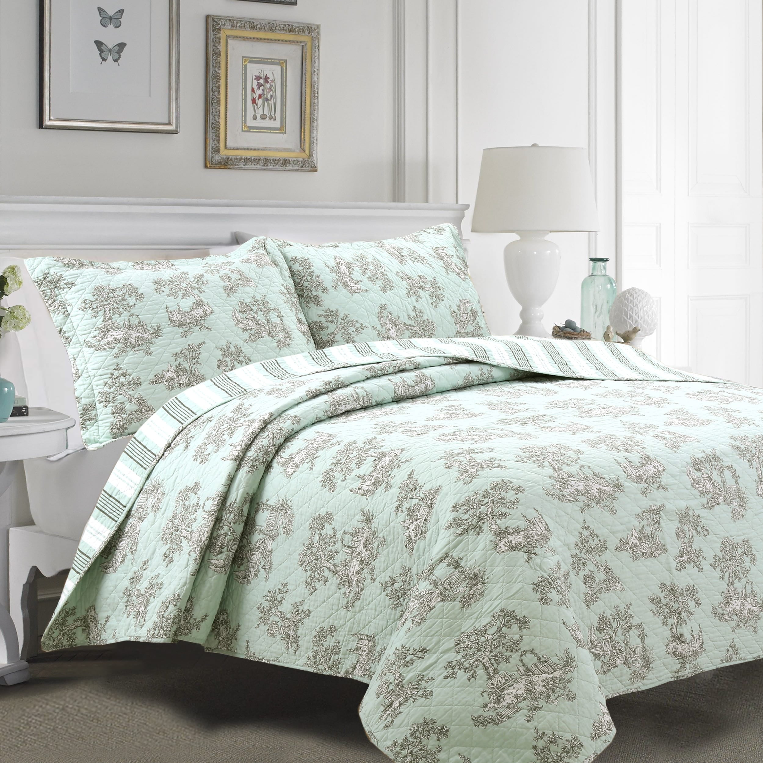 Mint Green and White Cotton Reversible Queen Quilt Set