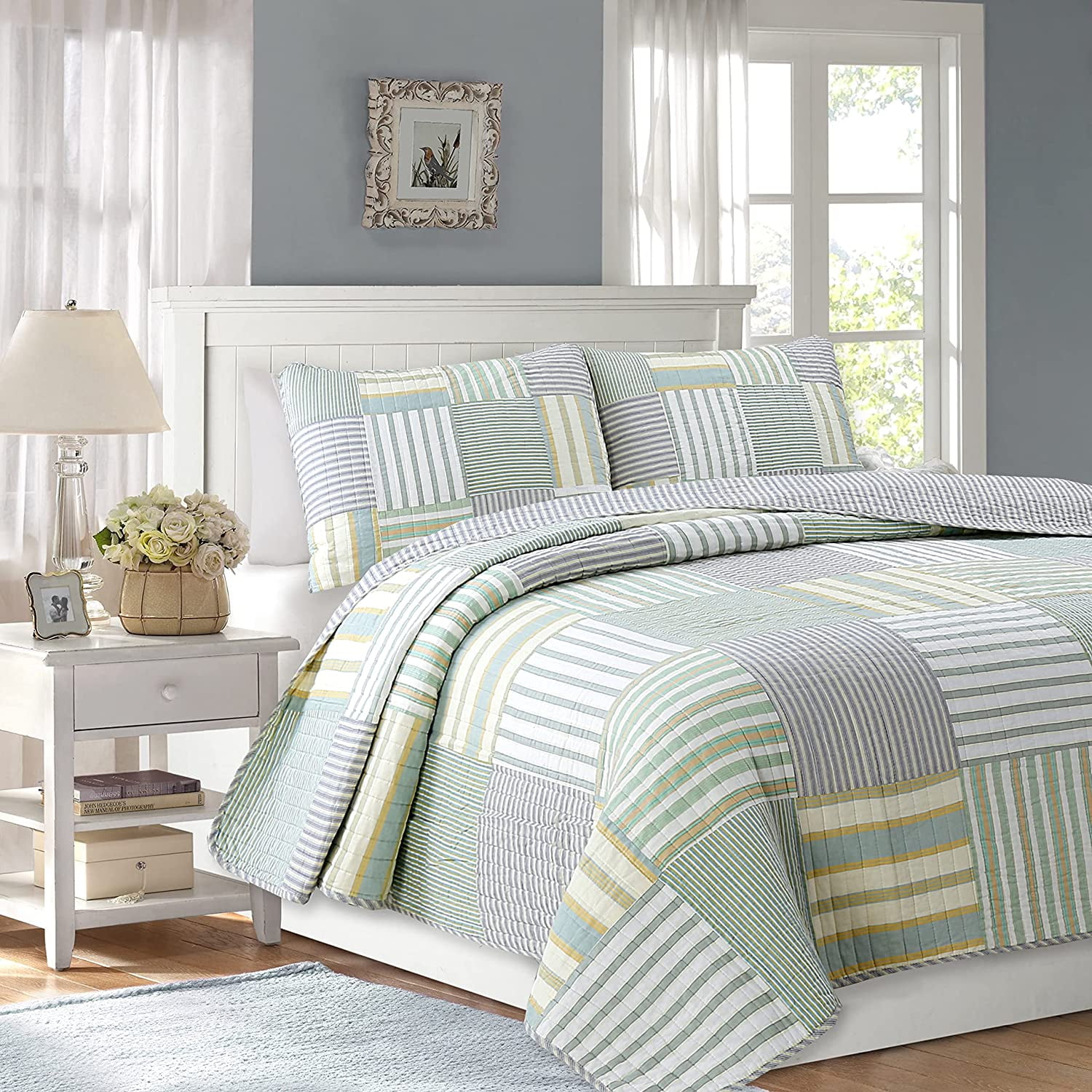 White and Green Cotton Twin Reversible Quilt Set