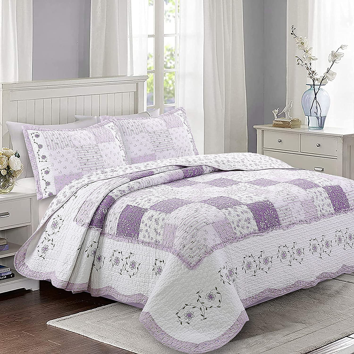 Lilac and White Cotton Twin Reversible Quilt Set