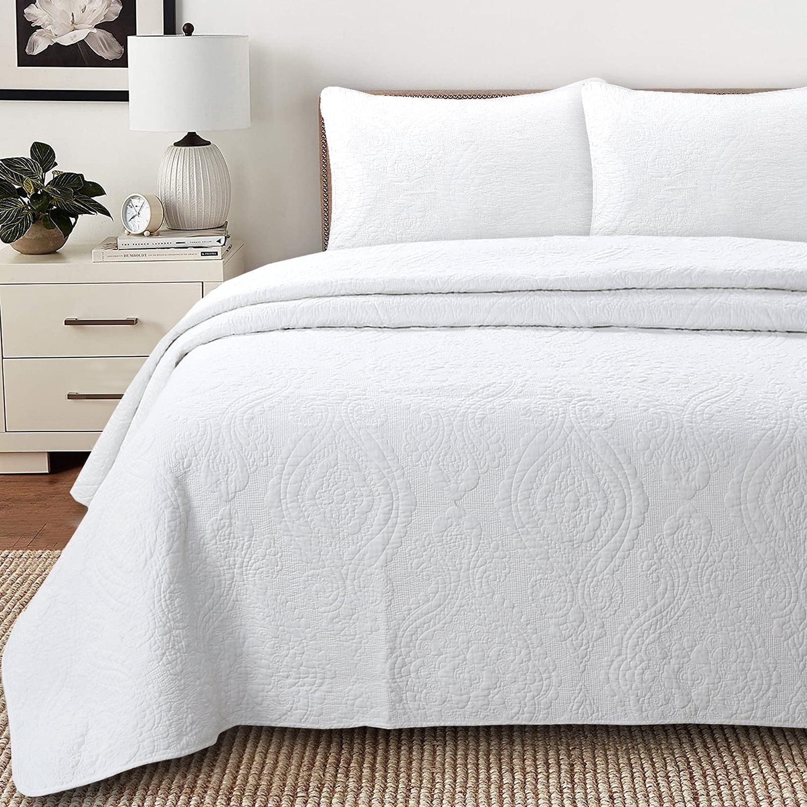 Cozy Line White Matelasse Medallion 100% Cotton Quilt Set, King - Reversible ( 3 Count)