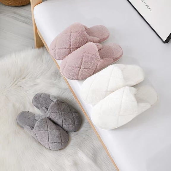 Cozy Unisex Fluffy Faux Sheepskin Slippers - Closed-Toe Anti-Slip Indoor/Outdoor Warm Winter House Shoes