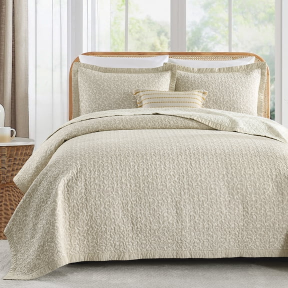 CozyDH 3-Piece Farmhouse Queen Quilt Set, 100% Cotton Classic Bedspread with 2 Shams, Oatmeal Vine Pattern