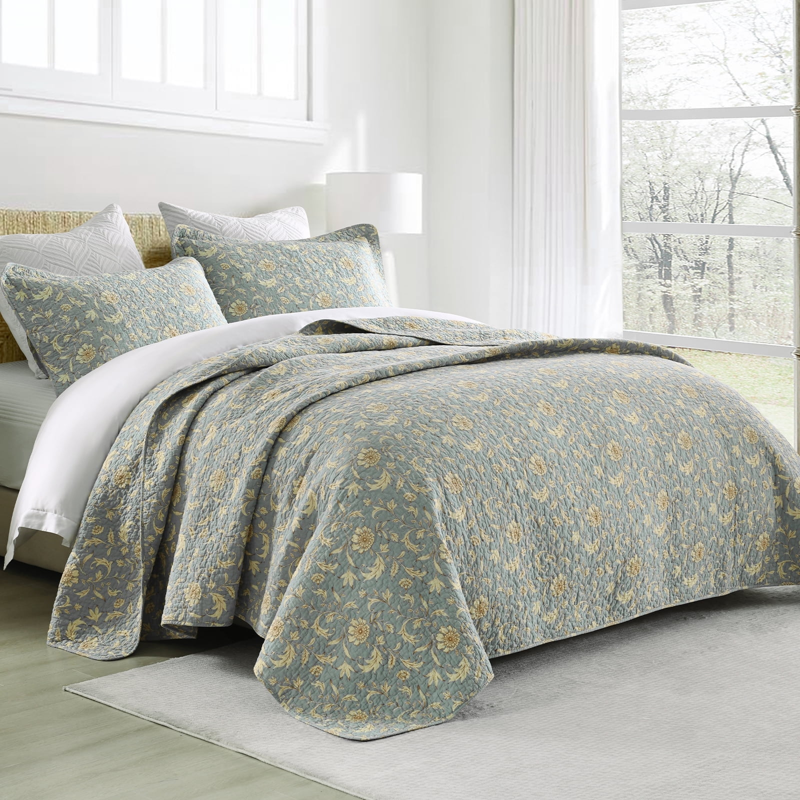 CozyDH 3-Piece Farmhouse Floral King Quilt Set, 100% Cotton Lightweight Printed Bedspread with 2 Shams, Powder Blue/Yellow