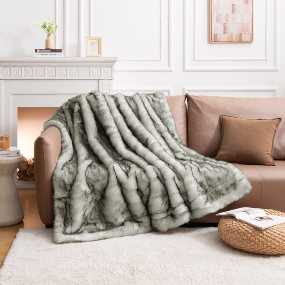 Cozylore Luxury Faux Fur Throw Blanket for Couch Super Thick Warm Long Fluff Fuzzy Blankets for Bedroom Living Room, 50" x 60", White