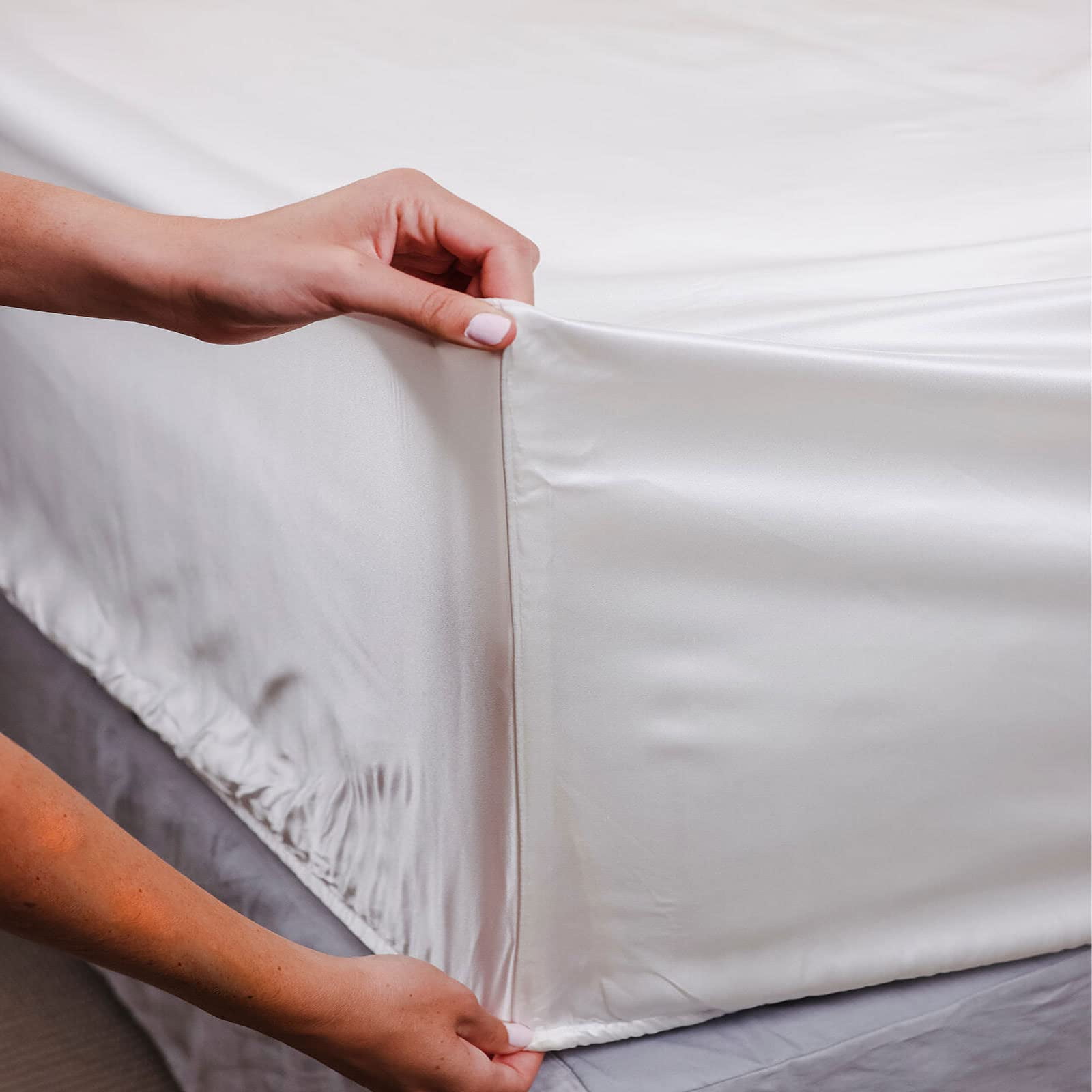 100% Egyptian Cotton Solid Color Fitted Sheet Mattress Cover With  All-around Elastic Rubber Band Bed Sheet in 2023