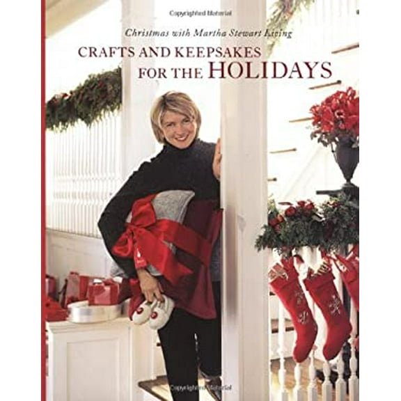 Pre-Owned Crafts and Keepsakes for the Holidays: Christmas With Martha Stewart Living Paperback