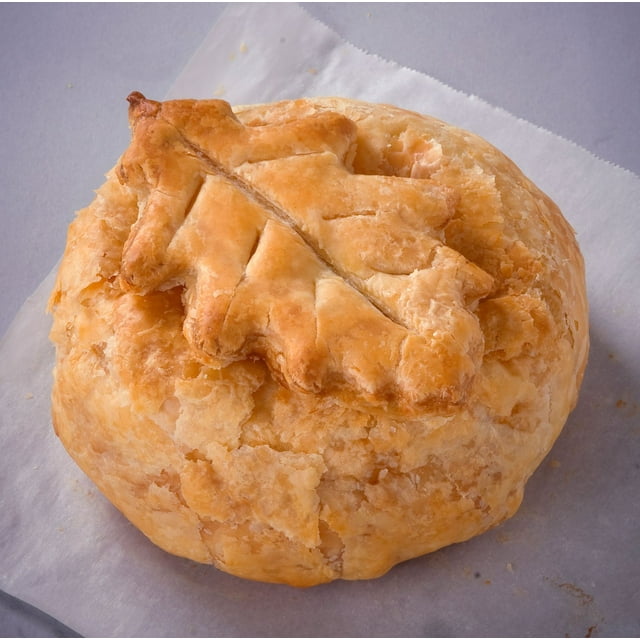 Creamy Baked en Croûte Gourmet Puff Pastry Easy Frozen Bake Appetizer (Single Leaf Design