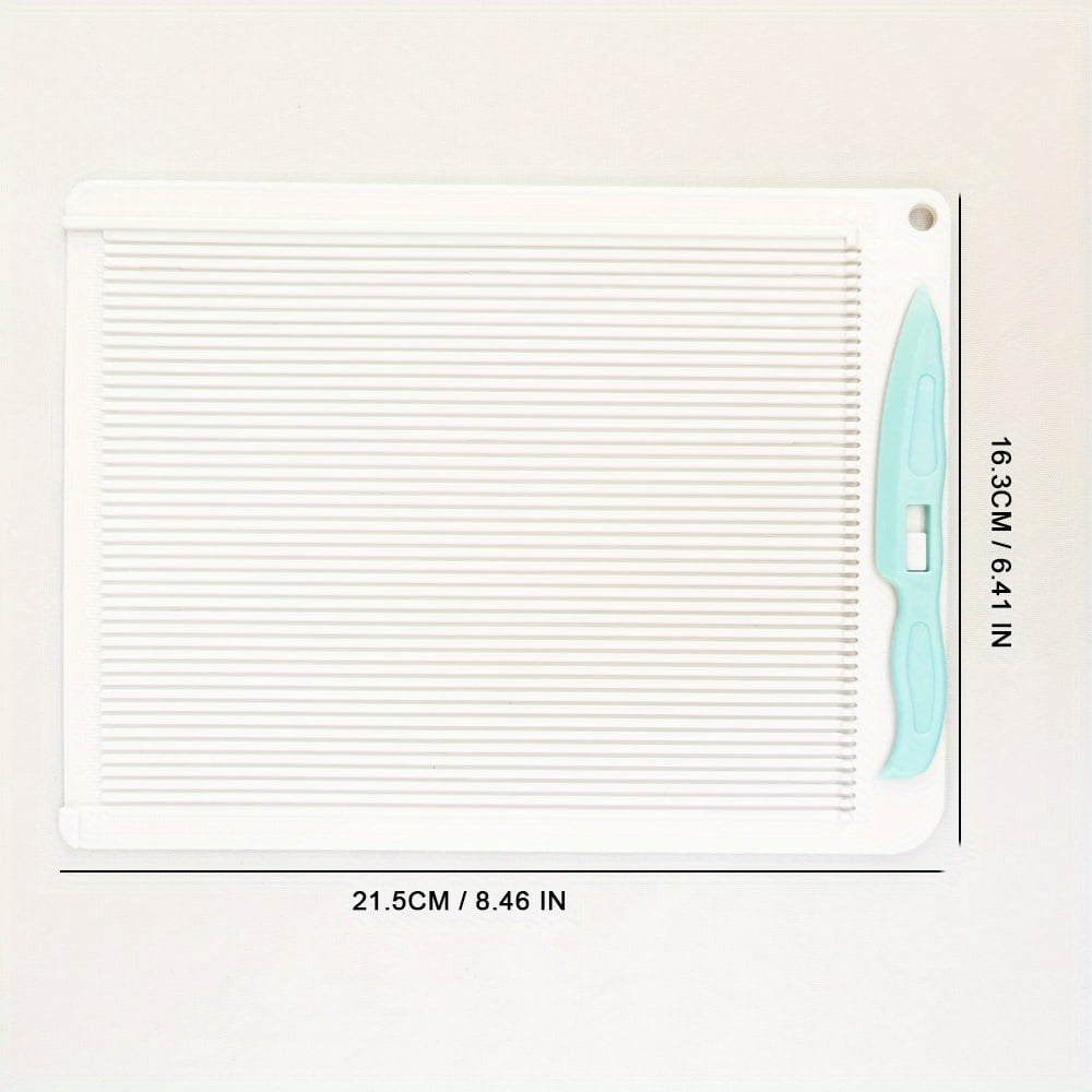 Create Perfect Crafts with our Lightweight and Foldable Paper Trimmer