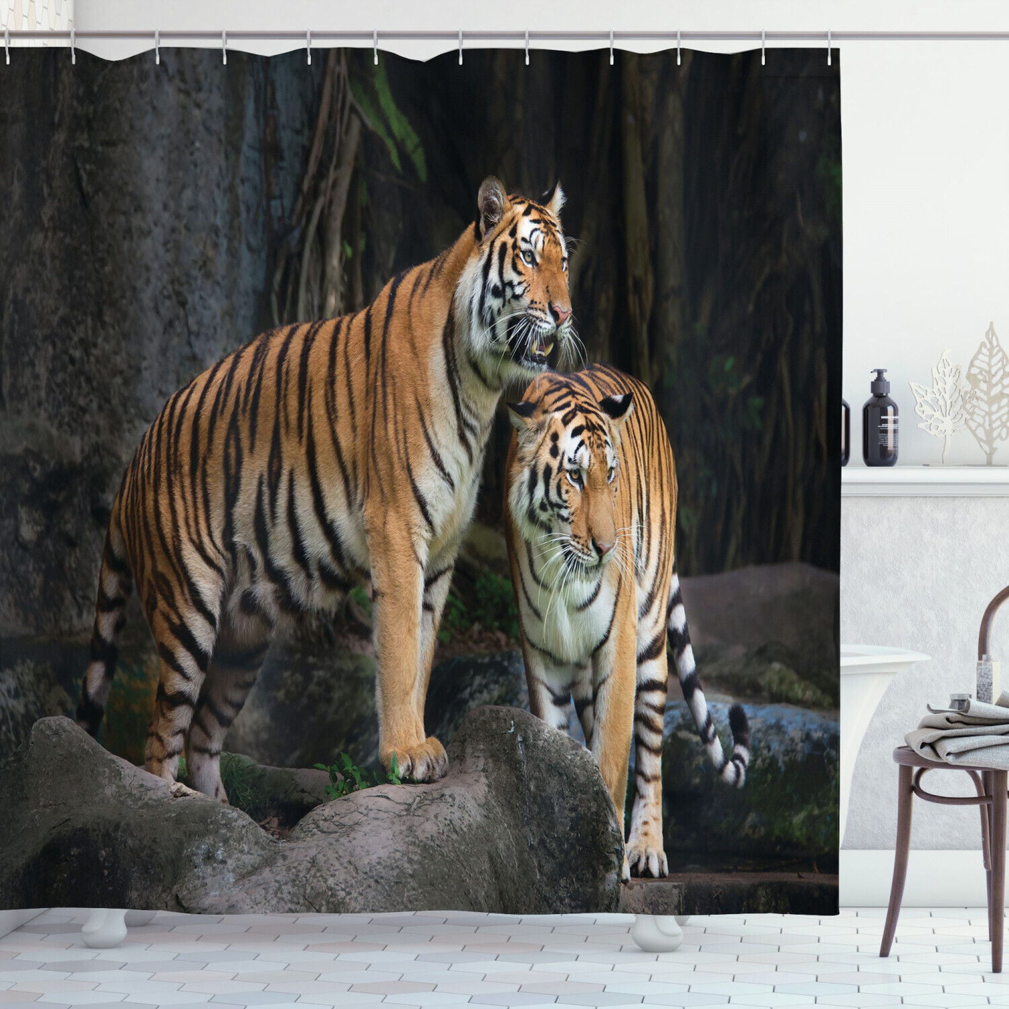 Create a Tropical Paradise in Your Bathroom with a Vibrant Jungle Print