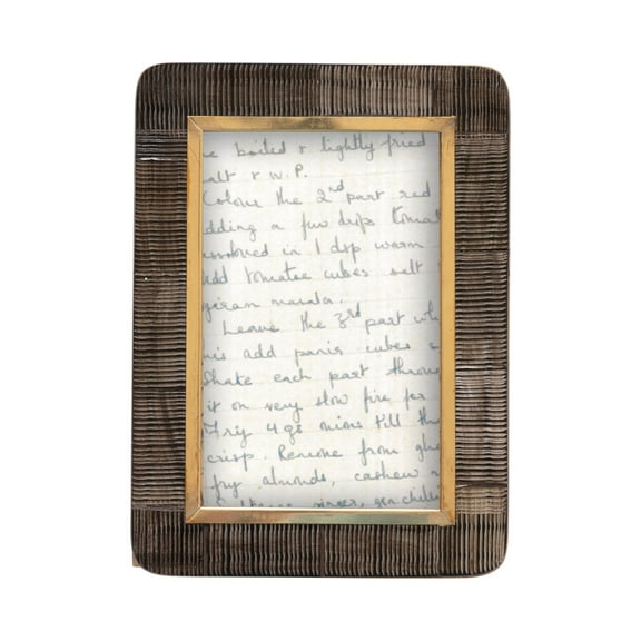 Creative Co-Op Hand-Carved Horn Photo Frame with Brass Border, Black & Natural (Holds 4" x 6" Photo)