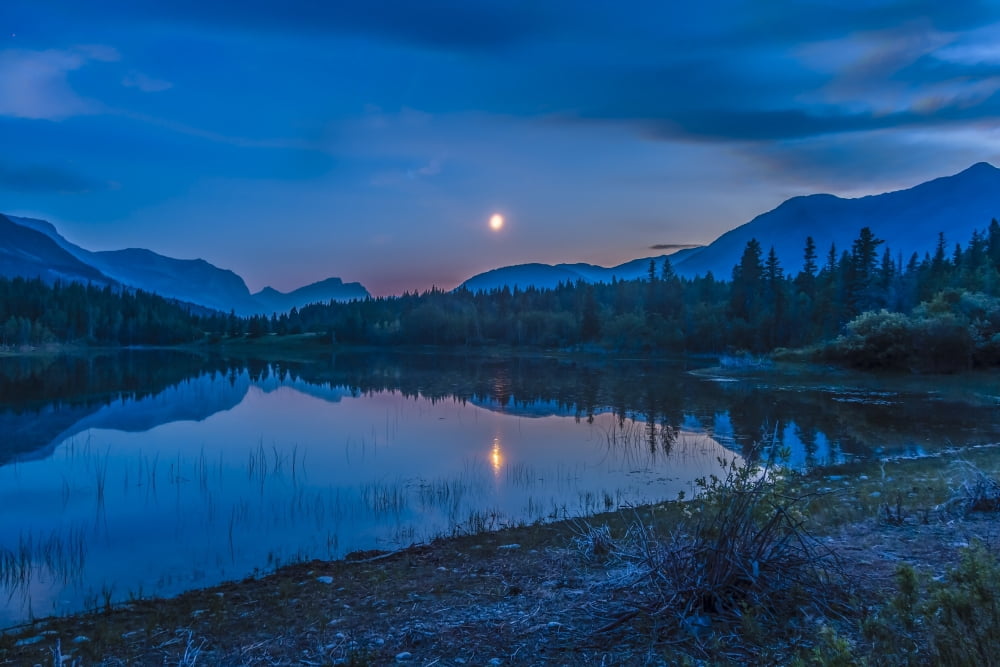 Crescent moon over Middle Lake in Bow Valley Provincial Park Alberta Canada Canvas Art - Alan DyerStocktrek Images (35 x 23)