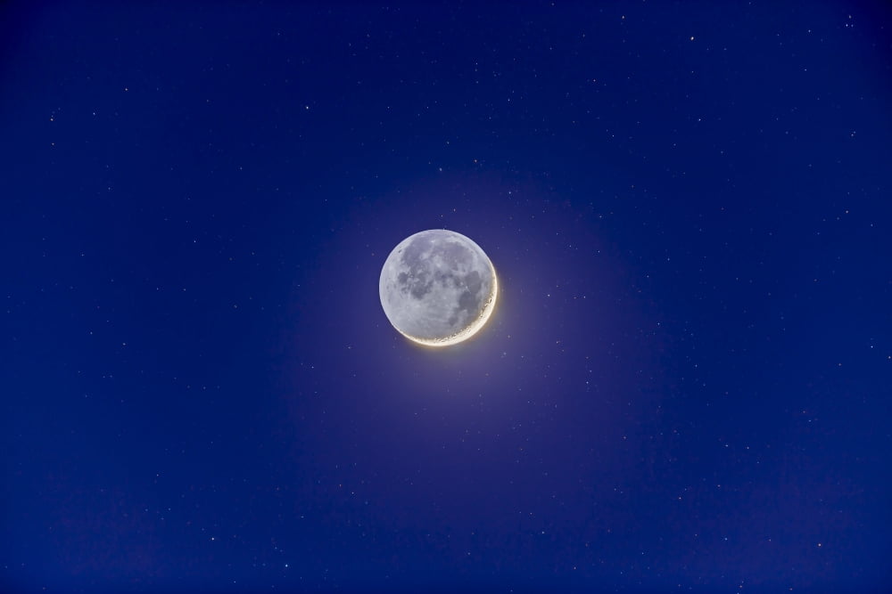 Crescent moon with earthshine Canvas Art - Alan DyerStocktrek Images (17 x 12)