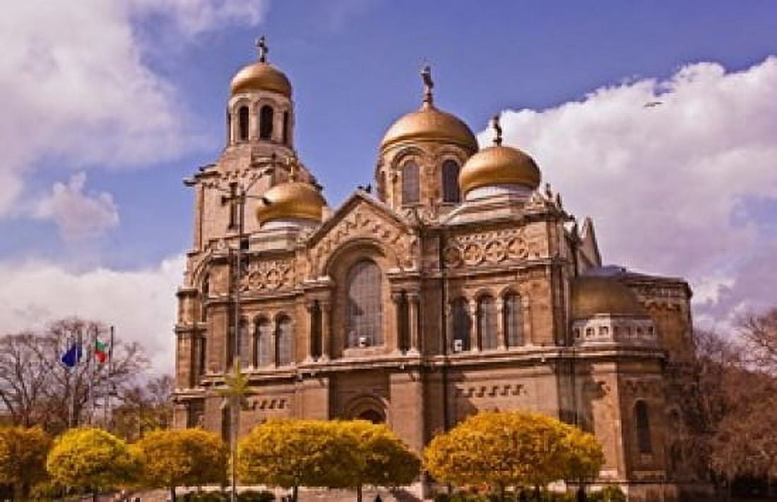 Cretan Labyrinth Church Bulgaria Canvas Art - Joe Restuccia III DanitaDelimont (29 x 19)