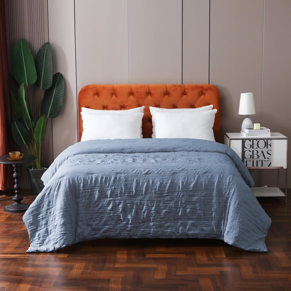 Crinkled Down Alternative Blanket