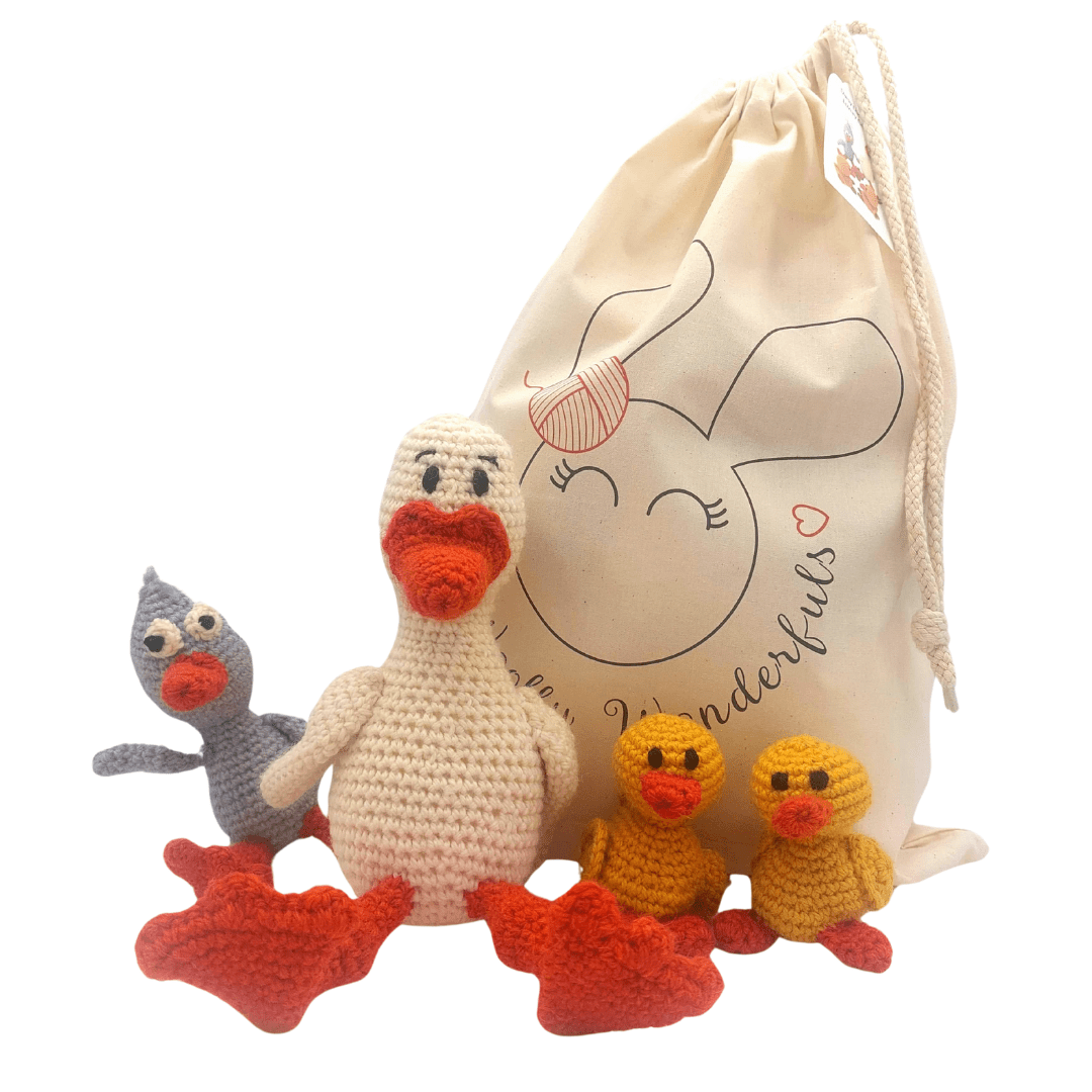 Crochet Kit - Daisy Duck & Family Alpaca Luxury Kit - Amigurumi Pattern