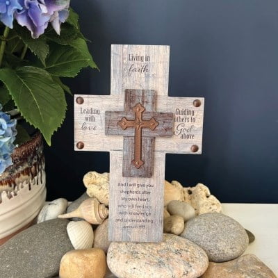 Abbey Plus CA Gift 402612 Cross - Living In Faith - 5.5 x 8.5 in.