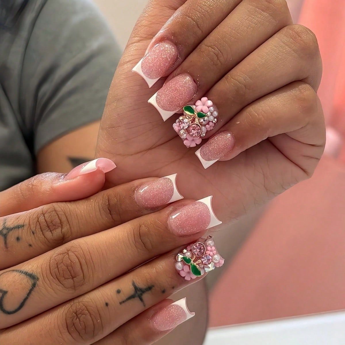 Cross-border hot sale classic short square sweet flower cute cherry wearing armor removable fake nail finished product wholesale