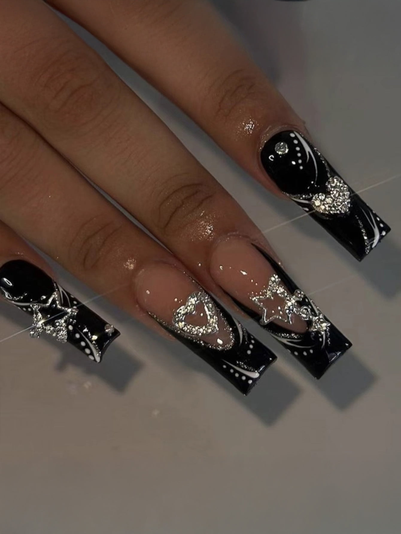 Cross-border hot sale square fake nails pure desire black sweet love stars flash diamonds wearing nail pieces finished product wholesale