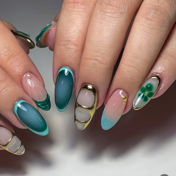 Cross-border hot-selling 24 pieces Phnom Penh gradual change green flowers almond nail fake nails, manufacturers finished product wholesale