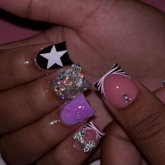 Cross-border hot-selling duck-beaked fake nails are full of diamonds, fashionable stripes, stars, bows, accessories, and nail pads.