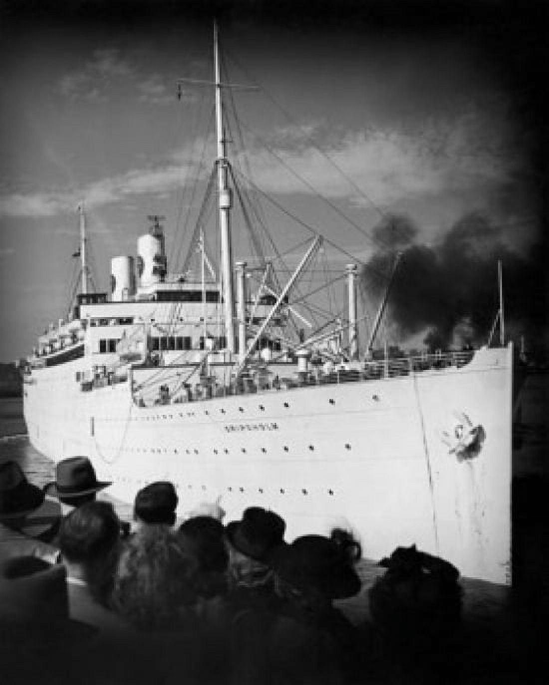 Cruise ship at a harbor Canvas Art - (18 x 24)