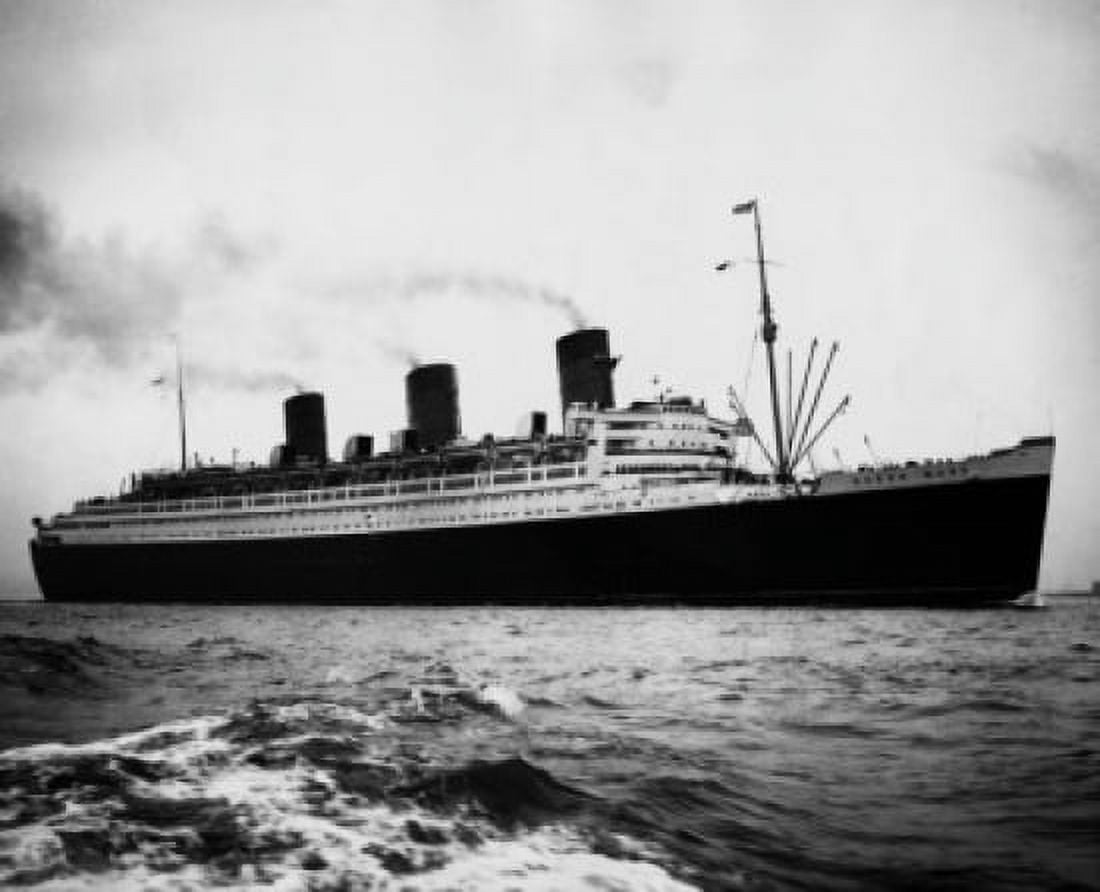 Cruise ship in the sea RMS Queen Mary Canvas Art - (24 x 36)