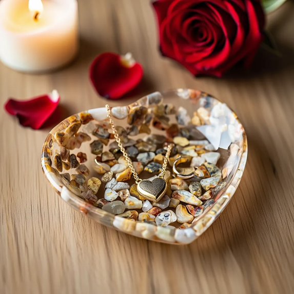 Crystal Glass Heart-Shaped Storage Box Embossed Jewelry Box Candy Box with Lid,Transparent Bowl With Beautiful Patterns