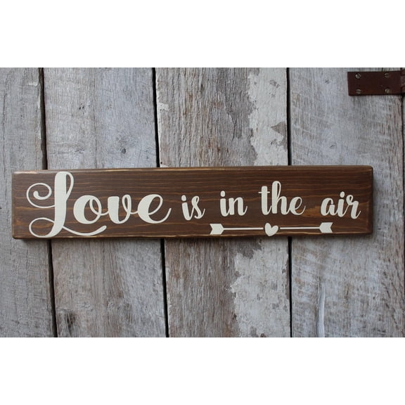 Cskhip Wood Signs Love is in The Air Wood Sign Rustic Wood Sign Farmhouse Decor Rustic Decor Boho Decor Valentine's Day Wedding Decor Love Gift Cabin Country Wooden Signs With Sayings 6" x 16"
