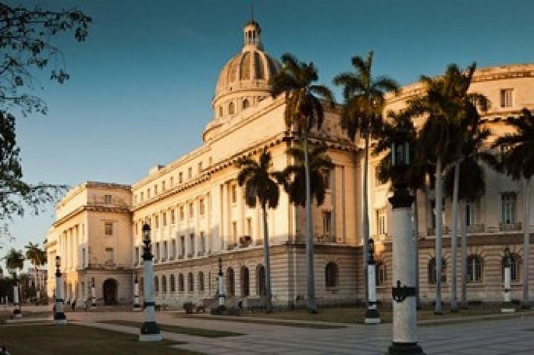Cuba Havana Capitol Building sunset Canvas Art - Walter Bibikow DanitaDelimont (36 x 24)