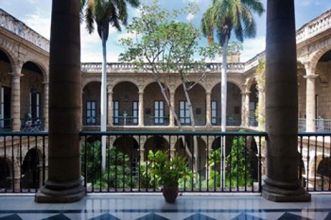 Cuba Havana Museo de la Ciudad museum courtyard Canvas Art - Walter Bibikow DanitaDelimont (37 x 25)