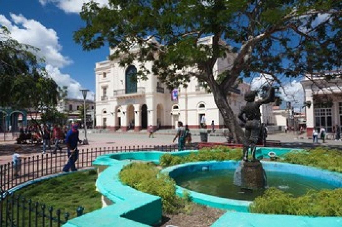 Cuba Santa Clara Parque Vidal Teatro La Caridad Canvas Art - Walter Bibikow DanitaDelimont (28 x 19)