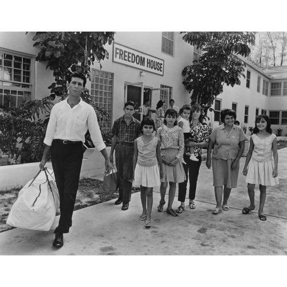 Cuban Refugee Family In Miami History (24 x 18)