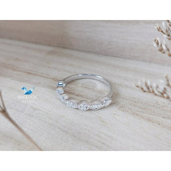 Cubic Zirconia / Sterling Silver 925 Ring / Rhodium plated Nickel-Free / MadDuckJewels RG1706 / Thailand Jewelry