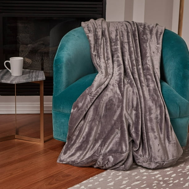 Cuddl Duds Oversized Throw Blanket with a Sherpa Foot Pocket, 50" x 70