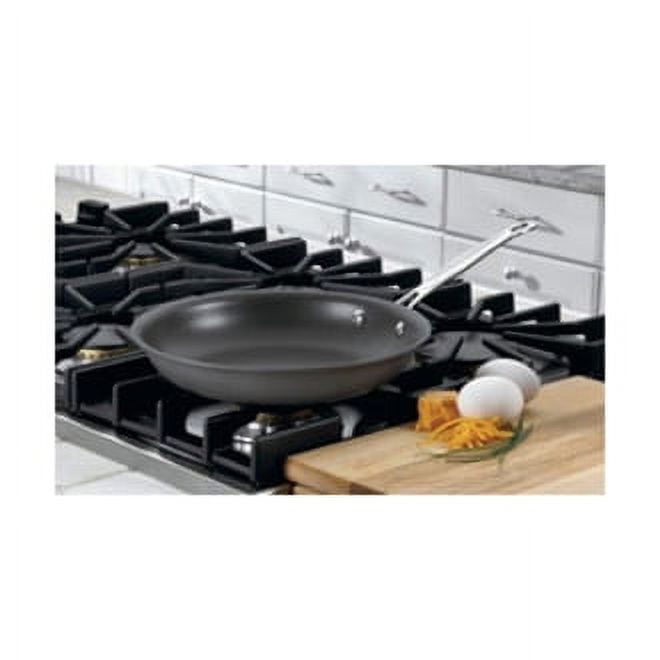 Cuisinart 622-36H Chef's Classic Nonstick Hard-Anodized 14-inch Open Skillet with Helper Handle, Black
