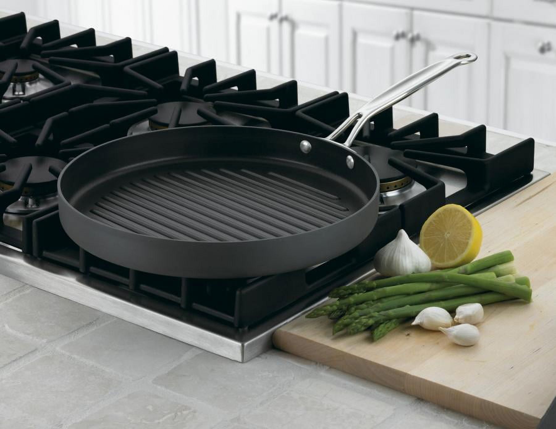 https://i5.walmartimages.com/seo/Cuisinart-Chef-S-Classic-Non-Stick-Hard-Anodized-12-Round-Grill-Pan_bf311c86-6385-47dd-bc32-a7cb63d4c338.b0467ea3517c045e06ba286f5d28e844.jpeg