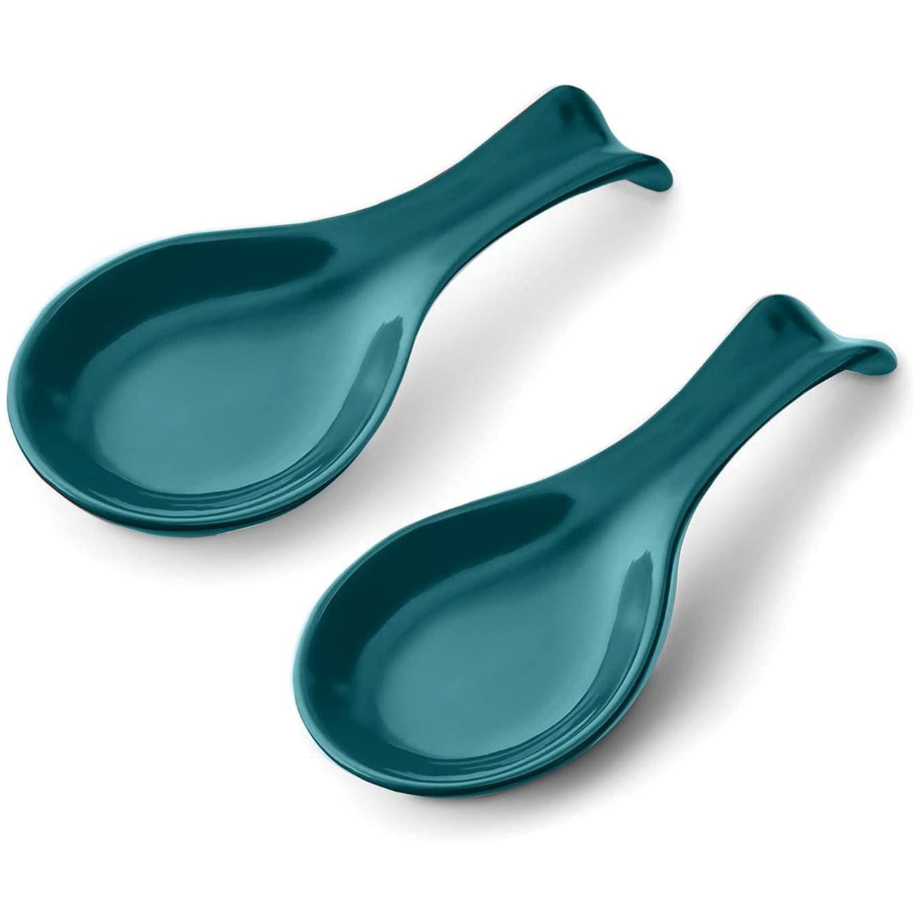 https://i5.walmartimages.com/seo/Culinary-Couture-Ceramic-Kitchen-Spoon-Rest-for-Stove-Top-2-Pcs-Blue_6191f9b9-9296-41a6-bc36-41ad2982f31f.4df7c9b36cb53f835954c501ce3db497.jpeg