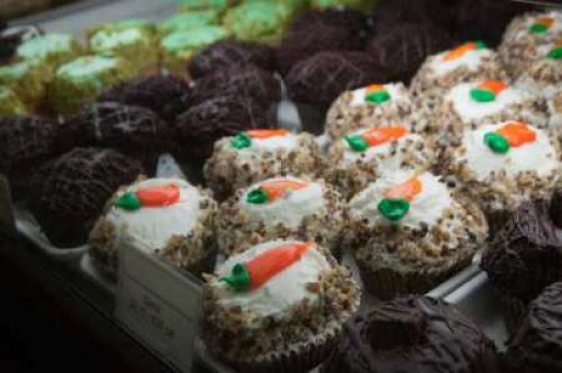 Cupcakes II Canvas Art - Erin Berzel (20 x 28)