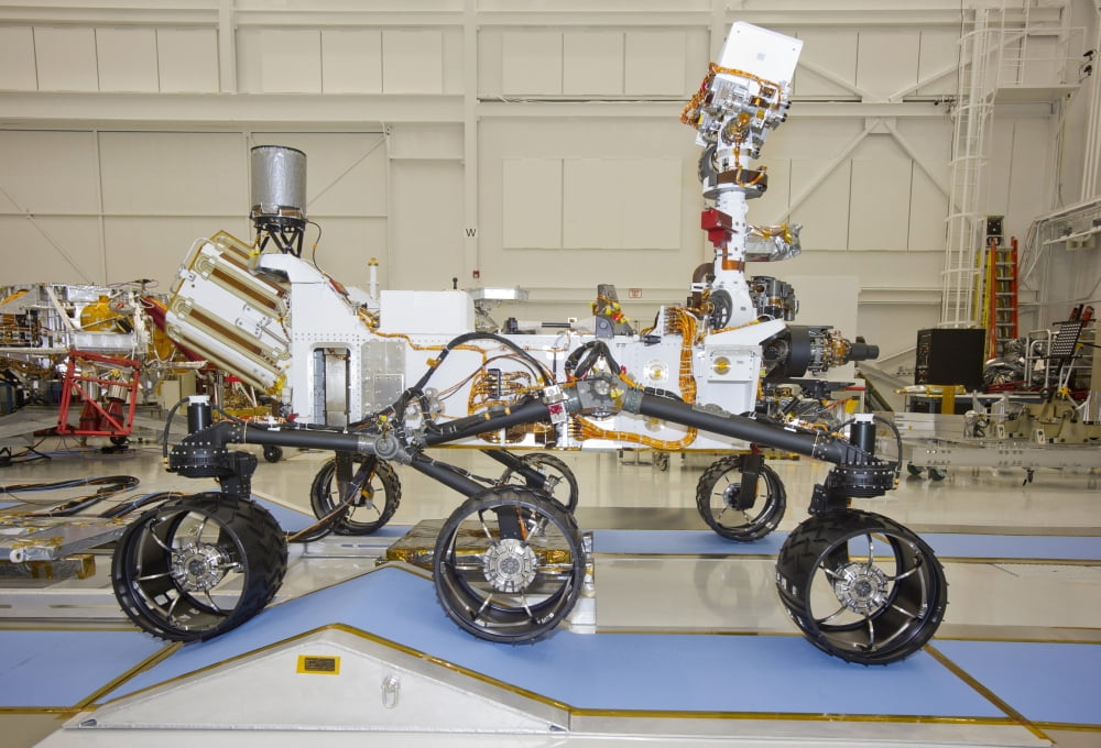 Curiosity rover in the testing facility Canvas Art - Stocktrek Images (34 x 24)