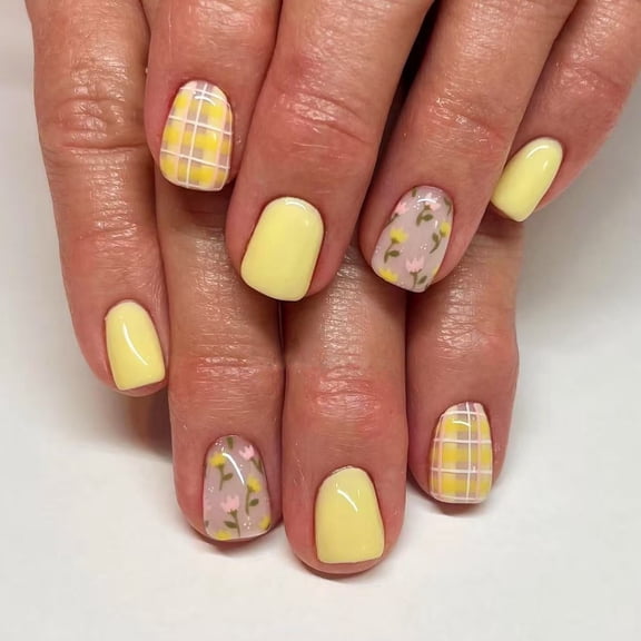 Curvlife short squoval plaid Nail Art Press On Nails patterns prints nude glossy shiny for spring 2 Week Wear