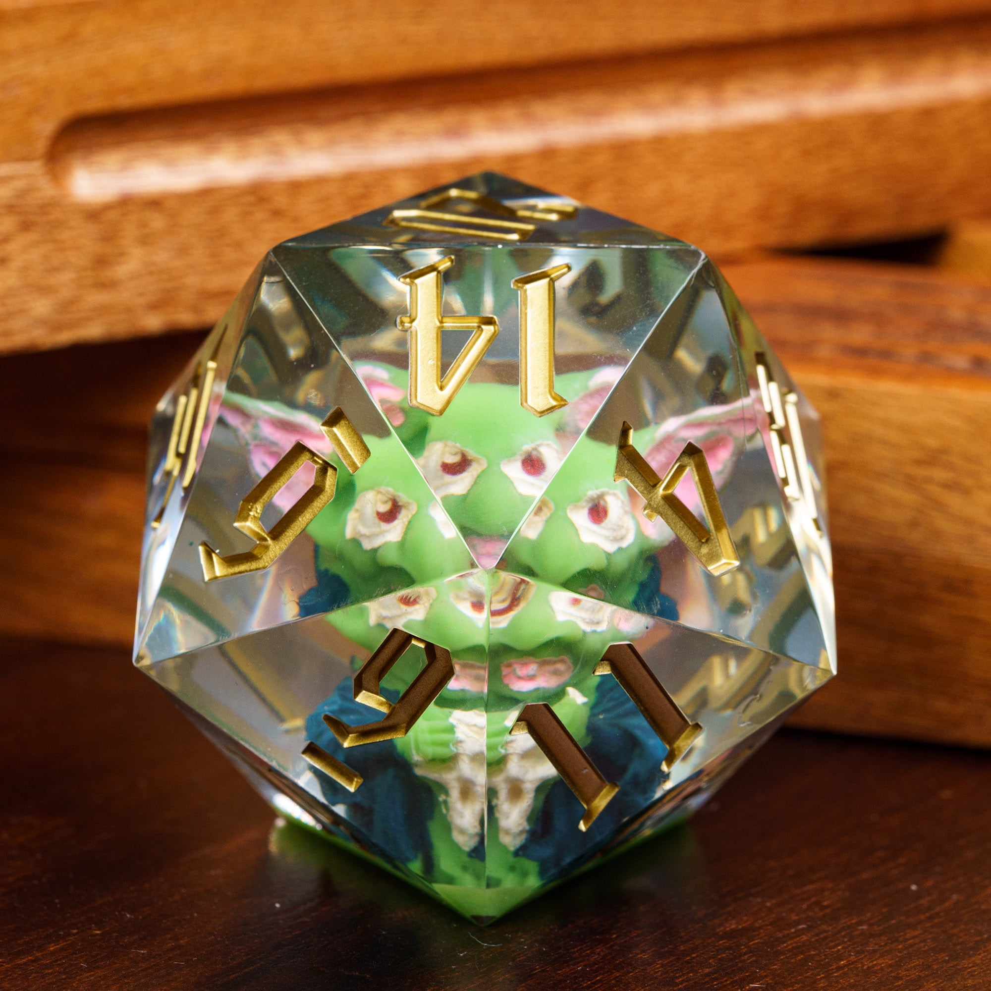 Cusdie 55MM D20 DND Dice Sharp Edges Dice, 20 Sided Resin Skull Dice, Single D20 Polyhedral Dice with Gift Box for Dungeons and Dragons TTRPG Role Playing Game Pathfinder