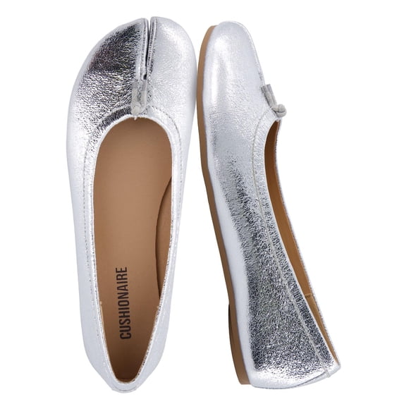 Cushionaire Maki Tabi Flats for Women, Split Toe Ballet Flats with Flexible Sole and Cushioned Footbed
