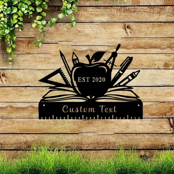 Custom Graduation Metal Sign, Personalized Name Date Graduation Class Of 2031 Metal Sign Plaque, Student Teacher Gift,Graduation Party Wall Decor