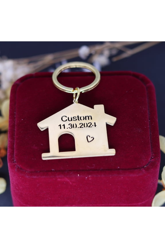 Custom Name and Date Keychains Stainless Steel Heart House Shaped Keyrings New Home Housewarming Gift for Couples Family