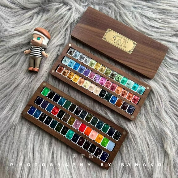 Customised watercolour paints in 0.5ml/1ml/2ml, wooden box, magnetic box, plastic box.
